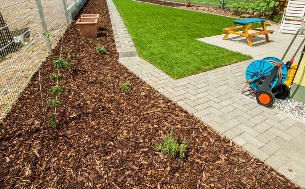 Hardscaping patio and retaining wall installation in Elizabeth Colorado